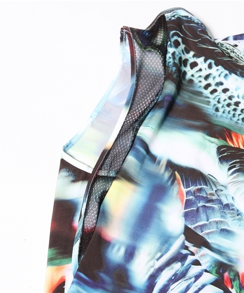 PUMA（プーマ）の「バード カモトップ (WOMEN) - PUMA by hussein chalayan（Tシャツ/カットソー・レディース・マルチ・SMALL/X-SMALL/XX-SMALL/MEDIUM）」の10枚目の写真