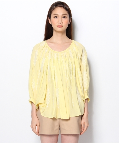 BEAMS LIGHTS Women's（ビームスライツ ウィメンズ）の「BEAMS LIGHTS / NEW刺繍ドルマン ブラウス（シャツ/ブラウス・レディース・ホワイト/イエロー・ONE SIZE）」の3枚目の写真