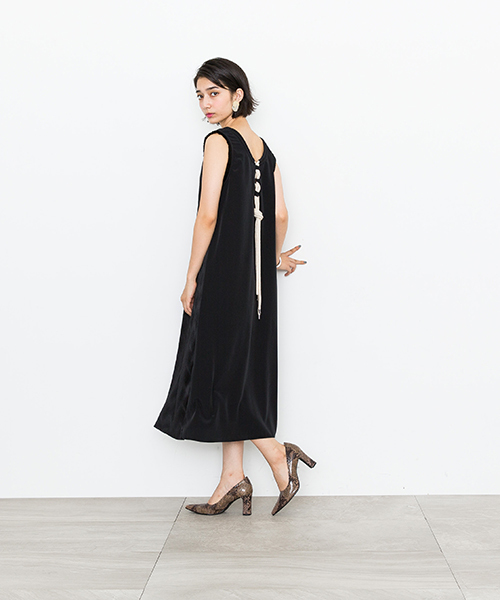 STUDIOUS SELECT（ステュディオスセレクト）の「【muller of yoshiokubo】STUDIOUS　別注ウェーブプリーツOP（ワンピース・レディース・ブラック・38）」の5枚目の写真