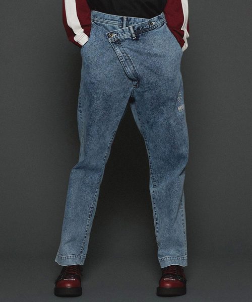 SHAREEF（シャリーフ）の「OVER WEST DENIM CH（デニムパンツ・メンズ・インディゴブルー/ケミカルウォッシュ/ブラック系その他・1/2/3）」の3枚目の写真