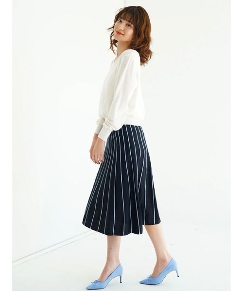 YECCA VECCA（イェッカヴェッカ）の「ストライプフレアニットスカ－ト（スカート・レディース・ネイビー/オフホワイト・FREE）」の3枚目の写真