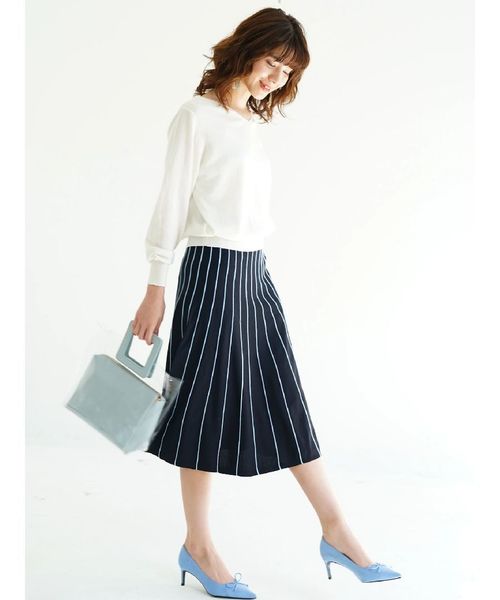 YECCA VECCA（イェッカヴェッカ）の「ストライプフレアニットスカ－ト（スカート・レディース・ネイビー/オフホワイト・FREE）」の4枚目の写真