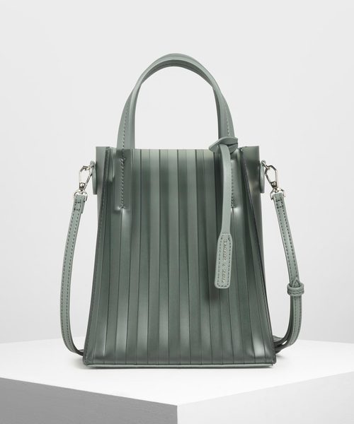 CHARLES & KEITH(チャールズ & キース)の「トランスルーセント トートバッグ / Translucent Tote Bag(トートバッグ・レディース・ホワイト/ブラック/ピンク/モスグリーン・S)」の3枚目の写真