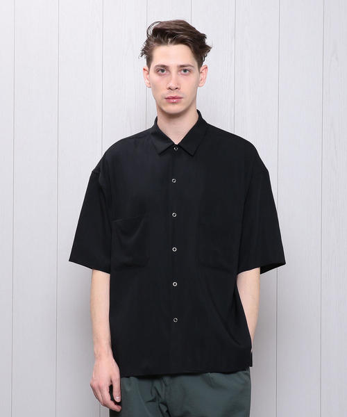 H　BEAUTY&YOUTH UNITED ARROWS（エイチビューティーアンドユースユナイテッドアローズ）の「＜H＞RING SNAP BOX SHORT SLEEVE SHIRT/シャツ ◆（シャツ/ブラウス・メンズ・ブラック/ネイビー/ブラウン・LARGE/SMALL/MEDIUM）」の13枚目の写真