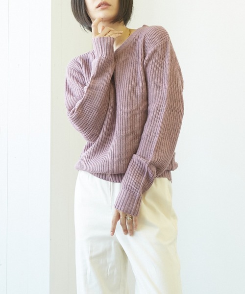 VIBGYOR(ヴィブジョー)の「VIBGYOR Select/畦編みVネックニット(BL)(ニット/セーター・レディース・ブラック/ネイビー/カーキ/アイボリー/ホワイト系その他/ブラック系その他/ブラック系その他2/杢グレー/ベージュ系その他/パープル系その他/ワイン/ブラウン系その他/ベージュ/ブラウン・MEDIUM/LARGE)」の13枚目の写真