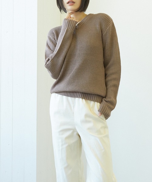 VIBGYOR(ヴィブジョー)の「VIBGYOR Select/畦編みVネックニット(BL)(ニット/セーター・レディース・ブラック/ネイビー/カーキ/アイボリー/ホワイト系その他/ブラック系その他/ブラック系その他2/杢グレー/ベージュ系その他/パープル系その他/ワイン/ブラウン系その他/ベージュ/ブラウン・MEDIUM/LARGE)」の7枚目の写真