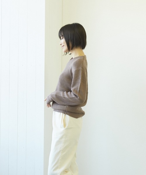VIBGYOR(ヴィブジョー)の「VIBGYOR Select/畦編みVネックニット(BL)(ニット/セーター・レディース・ブラック/ネイビー/カーキ/アイボリー/ホワイト系その他/ブラック系その他/ブラック系その他2/杢グレー/ベージュ系その他/パープル系その他/ワイン/ブラウン系その他/ベージュ/ブラウン・MEDIUM/LARGE)」の18枚目の写真