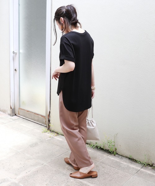 andme(アンドミー)の「コットン半袖裾ラウンドTシャツ(Tシャツ/カットソー・レディース・ブラック/グレー/オフホワイト・M)」の12枚目の写真