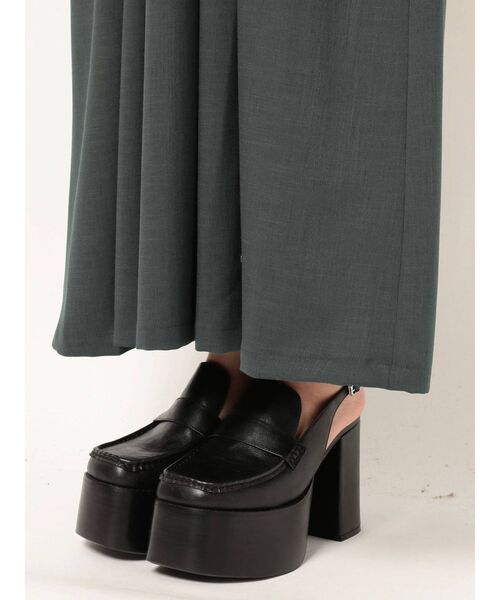 EMODA（エモダ）の「シェイプラインロングドレス（ワンピース・レディース・ブラック/ブラウン/ブルー・FREE）」の19枚目の写真