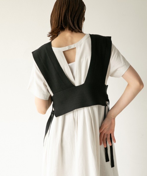 LOWRYS FARM(ローリーズファーム)の「サイドムスビビスチェ 892447(ベスト・レディース・ホワイト/ブラック/グリーン・FREE)」の2枚目の写真