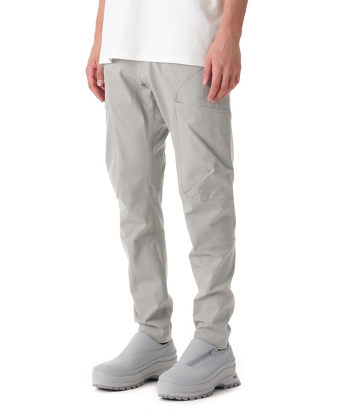 ATTACHMENT(アタッチメント)の「CO/RY STRECH TWILL TECHNICAL CARGO(カーゴパンツ・メンズ・ライトグレー/ブラック・1/2/3)」の5枚目の写真