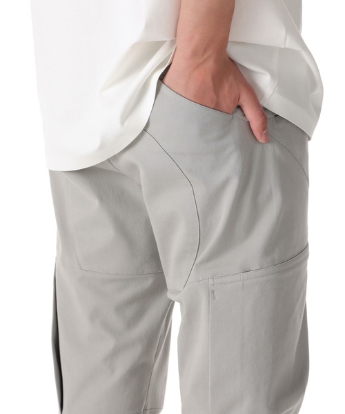 ATTACHMENT(アタッチメント)の「CO/RY STRECH TWILL TECHNICAL CARGO(カーゴパンツ・メンズ・ライトグレー/ブラック・1/2/3)」の7枚目の写真