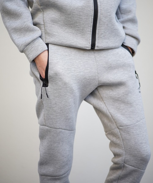 OUTDOOR PRODUCTS(アウトドアプロダクツ)の「【OUTDOOR PRODUCTS】エアダンボールジョガーパンツ 柔軟なストレッチ性とハリのある素材 テーパードシルエット ワンポイントブランドロゴ(スウェットパンツ・メンズ・ブラック/グレー・SMALL/MEDIUM/LARGE/X-LARGE)」の9枚目の写真