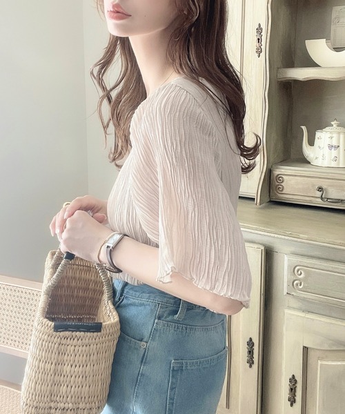 moment+（モーメントプラス）の「【累計販売枚数4万枚突破！】インナーキャミ付き半袖メローシアープリーツブラウス（シャツ/ブラウス・レディース・ブラック/ブラウン/オフホワイト/カーキ/ライトグリーン/グレイッシュベージュ・M/L）」の16枚目の写真