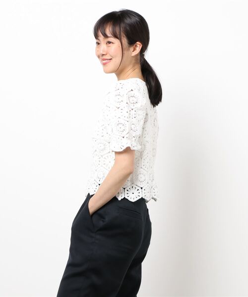 DAIS-Y（デイジー）の「クロシェ編みパフスリーブクロップド丈トップス（Tシャツ/カットソー・レディース・ホワイト/ベージュ・FREE）」の3枚目の写真