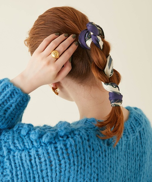 MADEMOISELLE ROPE'(マドモアゼル ロペ)の「ヴィンテージライクシルクスカーフ(バンダナ/スカーフ・レディース・グリーン/ブラウン/ピンク/ネイビー・FREE)」の3枚目の写真