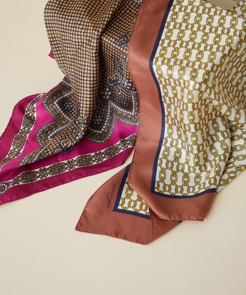 MADEMOISELLE ROPE'(マドモアゼル ロペ)の「ヴィンテージライクシルクスカーフ(バンダナ/スカーフ・レディース・グリーン/ブラウン/ピンク/ネイビー・FREE)」の1枚目の写真