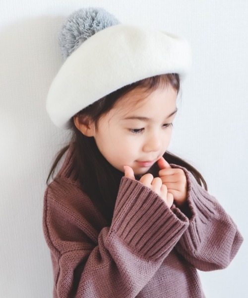 MAKE YOUR DAY（メイクユアデイ）の「梵天付きベレー帽（ハンチング/ベレー帽・キッズ・ブラック/グレー/モカ/アイボリー・48/50/52/54/56）」の4枚目の写真