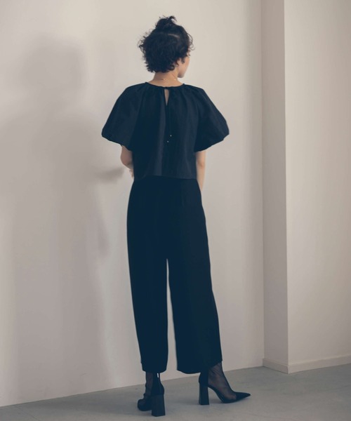 kaene（カエン）の「ボリュームスリーブオールインワン（パンツドレス・レディース・ブラック/ピンクベージュ・36/38）」の20枚目の写真