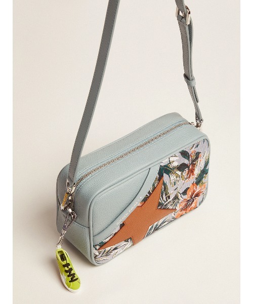 GOLDEN GOOSE(ゴールデングース)の「GOLDEN GOOSE Star Bag/celadon blue leather-flower jacquard front with caramel leather star(ショルダーバッグ・レディース・スカイブルー系・ONE SIZE)」の7枚目の写真
