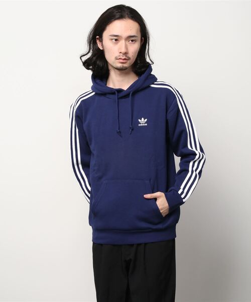 adidas（アディダス）の「アディカラー クラシックス スリーストライプ