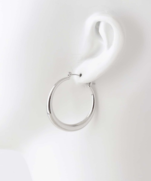 KBF(ケイビーエフ)の「ラウンドフープピアス(ピアス(両耳用)・レディース・シルバー/ゴールド・ONE)」の5枚目の写真