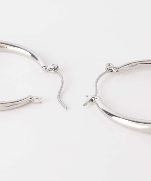 KBF(ケイビーエフ)の「ラウンドフープピアス(ピアス(両耳用)・レディース・シルバー/ゴールド・ONE)」の6枚目の写真