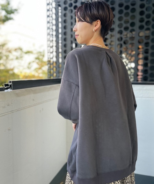 un dix cors（アンディコール）の「こなれ感あるシルエット 裏起毛裾ドロストプルオーバーカットソー（Tシャツ/カットソー・レディース・アイボリー/チャコールグレー・FREE）」の6枚目の写真