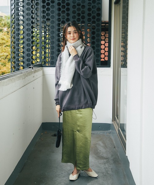 un dix cors（アンディコール）の「こなれ感あるシルエット 裏起毛裾ドロストプルオーバーカットソー（Tシャツ/カットソー・レディース・アイボリー/チャコールグレー・FREE）」の8枚目の写真