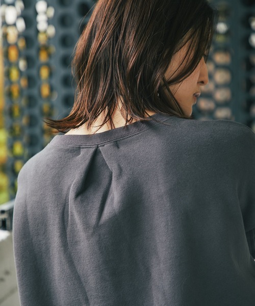 un dix cors（アンディコール）の「こなれ感あるシルエット 裏起毛裾ドロストプルオーバーカットソー（Tシャツ/カットソー・レディース・アイボリー/チャコールグレー・FREE）」の7枚目の写真