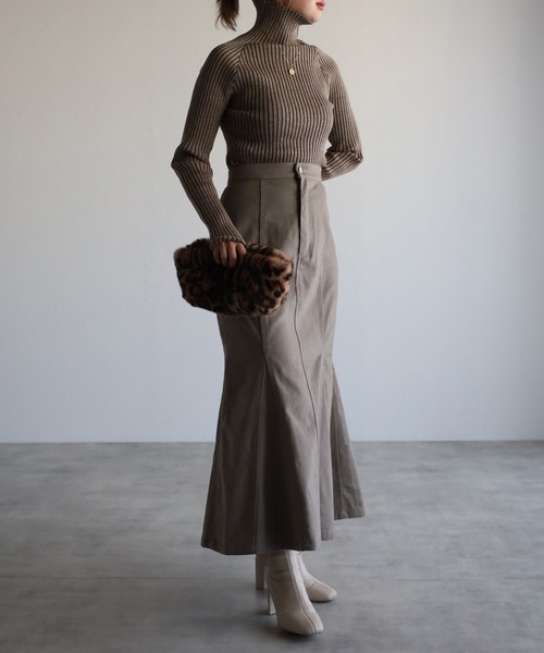 r.（アールドット）の「プレーティングリブニット シームレスタートル PO（ニット/セーター・レディース・アイボリー/バーガンディー/グレイッシュベージュ/グリーン/ブラック/カーキ/ダークオレンジ・FREE）」の8枚目の写真