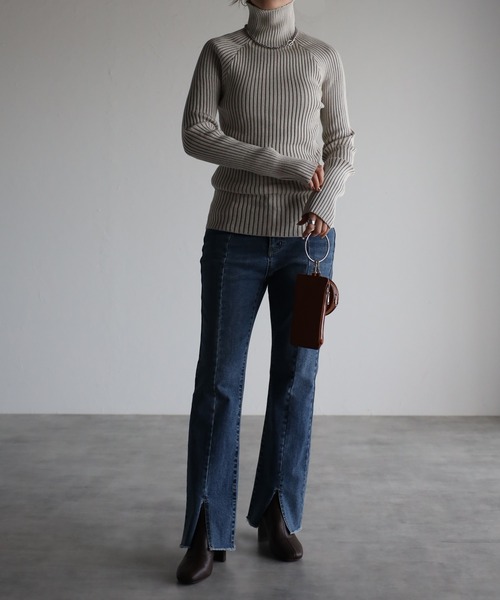 r.（アールドット）の「プレーティングリブニット シームレスタートル PO（ニット/セーター・レディース・アイボリー/バーガンディー/グレイッシュベージュ/グリーン/ブラック/カーキ/ダークオレンジ・FREE）」の10枚目の写真