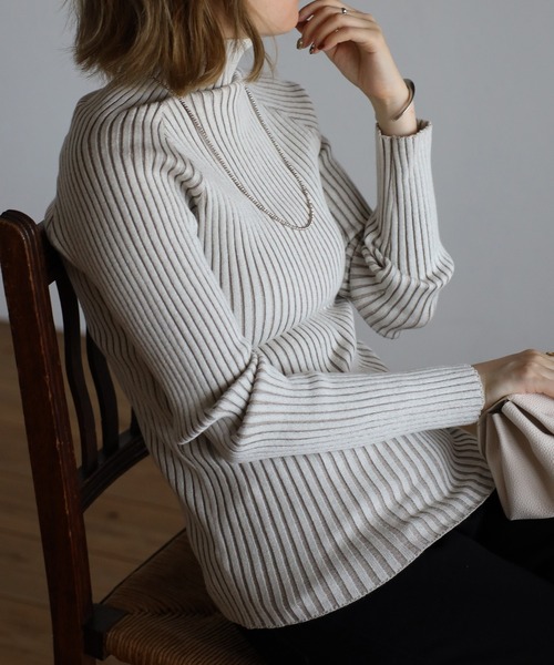 r.（アールドット）の「プレーティングリブニット シームレスタートル PO（ニット/セーター・レディース・アイボリー/バーガンディー/グレイッシュベージュ/グリーン/ブラック/カーキ/ダークオレンジ・FREE）」の17枚目の写真