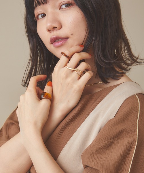 moi tytto（モイテュット）の「マルチリングセット（巾着セット）（リング・レディース・ベージュ/ブラウン・FREE）」の8枚目の写真