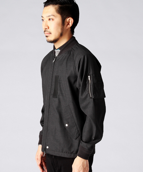 BEAMS（ビームス）の「BEAMS / MA-1 ジャケット（ミリタリージャケット・メンズ・チャコールグレー/ネイビー・SMALL/LARGE/MEDIUM）」の8枚目の写真