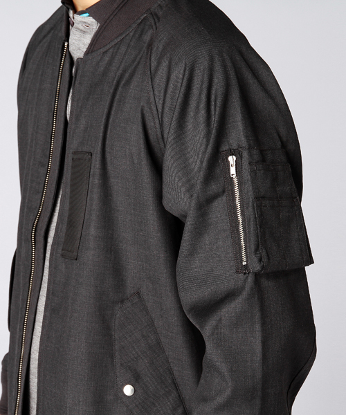 BEAMS（ビームス）の「BEAMS / MA-1 ジャケット（ミリタリージャケット・メンズ・チャコールグレー/ネイビー・SMALL/LARGE/MEDIUM）」の12枚目の写真