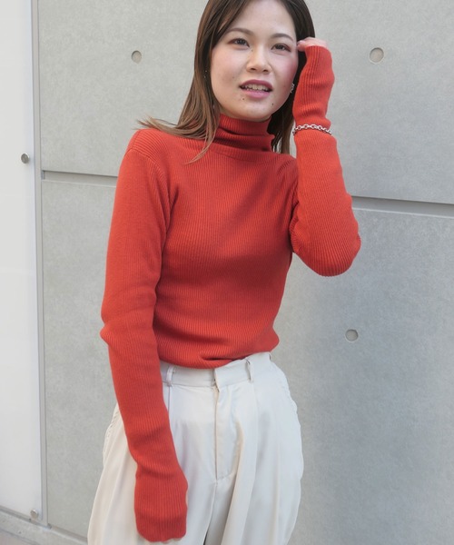 CORNERS（コーナーズ）の「指穴開きリブニットタートル（ニット/セーター・レディース・オレンジ/ブルー/ピンク/ブラック/ホワイト/グリーン/サックスブルー/スモークピンク・M）」の21枚目の写真