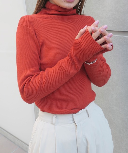 CORNERS（コーナーズ）の「指穴開きリブニットタートル（ニット/セーター・レディース・オレンジ/ブルー/ピンク/ブラック/ホワイト/グリーン/サックスブルー/スモークピンク・M）」の19枚目の写真