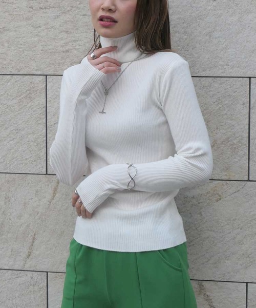 CORNERS（コーナーズ）の「指穴開きリブニットタートル（ニット/セーター・レディース・オレンジ/ブルー/ピンク/ブラック/ホワイト/グリーン/サックスブルー/スモークピンク・M）」の16枚目の写真