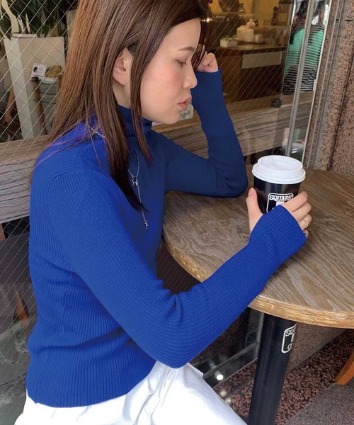 CORNERS（コーナーズ）の「指穴開きリブニットタートル（ニット/セーター・レディース・オレンジ/ブルー/ピンク/ブラック/ホワイト/グリーン/サックスブルー/スモークピンク・M）」の22枚目の写真