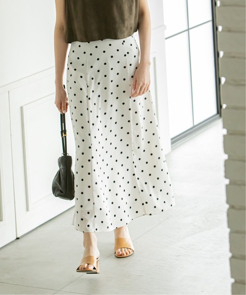 Noble（ノーブル）の「《追加》ドットプリントフレアースカート（スカート・レディース・ホワイト/ブラック・36/38）」の10枚目の写真