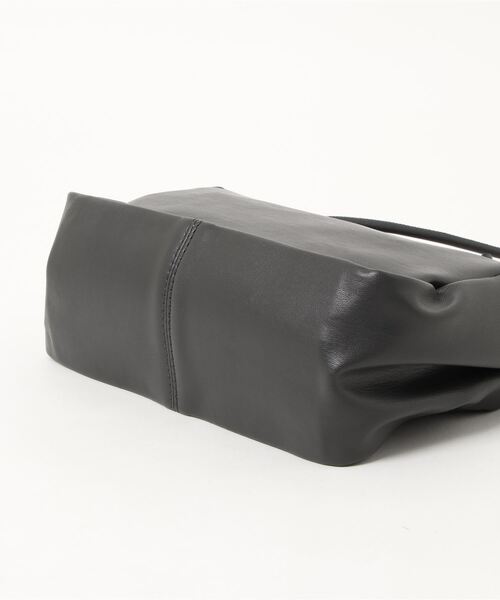 Green　Parks（グリーンパークス）の「2WAY ねじりハンドルスクエアボストン（ショルダーバッグ・レディース・ホワイト/チャコールグレー/グリーン系その他3・FREE）」の14枚目の写真