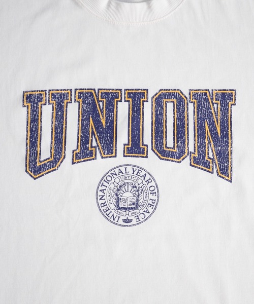 DISCOAT（ディスコート）の「《WEB限定》【ユニセックス】サークルカレッジロゴ半袖Tシャツ（Tシャツ/カットソー・レディース・ベージュ/ネイビー/ホワイト×レッド/ホワイト×ネイビー・FREE）」の8枚目の写真