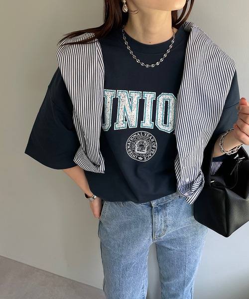 DISCOAT（ディスコート）の「《WEB限定》【ユニセックス】サークルカレッジロゴ半袖Tシャツ（Tシャツ/カットソー・レディース・ベージュ/ネイビー/ホワイト×レッド/ホワイト×ネイビー・FREE）」の10枚目の写真