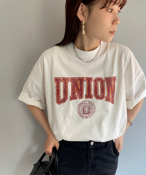 DISCOAT（ディスコート）の「《WEB限定》【ユニセックス】サークルカレッジロゴ半袖Tシャツ（Tシャツ/カットソー・レディース・ベージュ/ネイビー/ホワイト×レッド/ホワイト×ネイビー・FREE）」の17枚目の写真