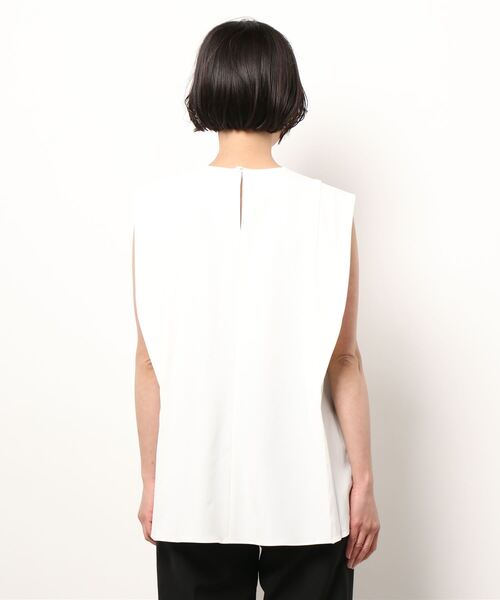 qualite（カリテ）の「《セットアップ対応》2WAYストレッチノースリーブ（シャツ/ブラウス・レディース・ブラック/オフホワイト/ブルー・38/36）」の5枚目の写真