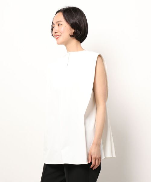 qualite（カリテ）の「《セットアップ対応》2WAYストレッチノースリーブ（シャツ/ブラウス・レディース・ブラック/オフホワイト/ブルー・38/36）」の6枚目の写真