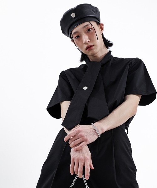 BASIC COTTON(ベーシックコットン)の「A'GEM/9 × .kom『BASIC COTTON/ベーシックコットン』TIE HALF SHIRT/タイハーフ シャツ 半袖(Tシャツ/カットソー・メンズ・ホワイト/ブラック・FREE)」の2枚目の写真