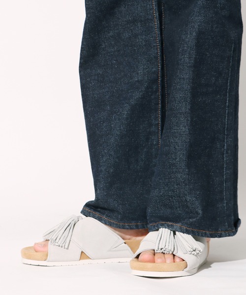 Minnetonka(ミネトンカ)の「MINNETONKA/ミネトンカ Mila スエード タッセル フラット サンダル(サンダル・レディース・ブラック/シルバーグレー/ベージュ・5/6/7/8)」の17枚目の写真