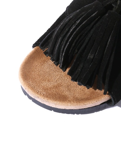 Minnetonka(ミネトンカ)の「MINNETONKA/ミネトンカ Mila スエード タッセル フラット サンダル(サンダル・レディース・ブラック/シルバーグレー/ベージュ・5/6/7/8)」の19枚目の写真
